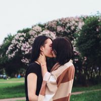 asian teen girls kissing